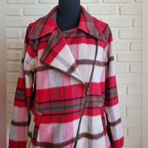 Cabi Limited Edition Shelter Jacket Asymmetrical Red Cream Check Plaid - Picture 4 of 17
